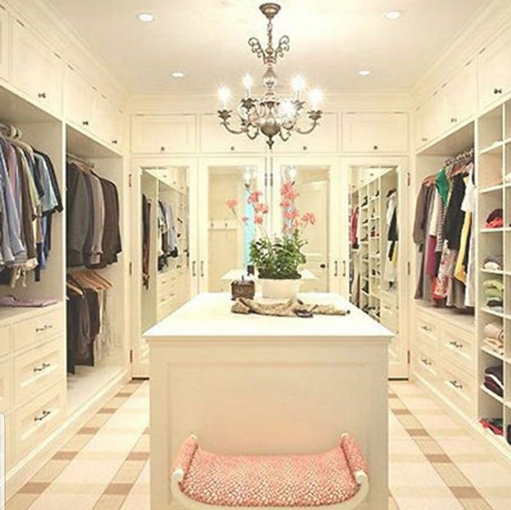 Beautiful closets oh so lovely!